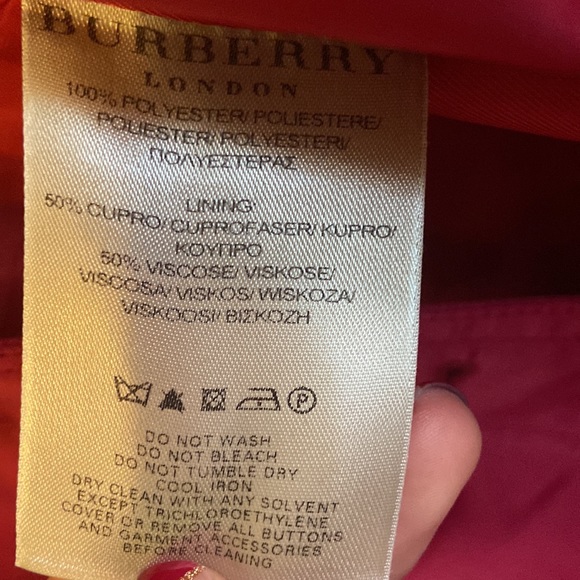 AUTHENTIC Red Burberry trench coat - Picture 5 of 11